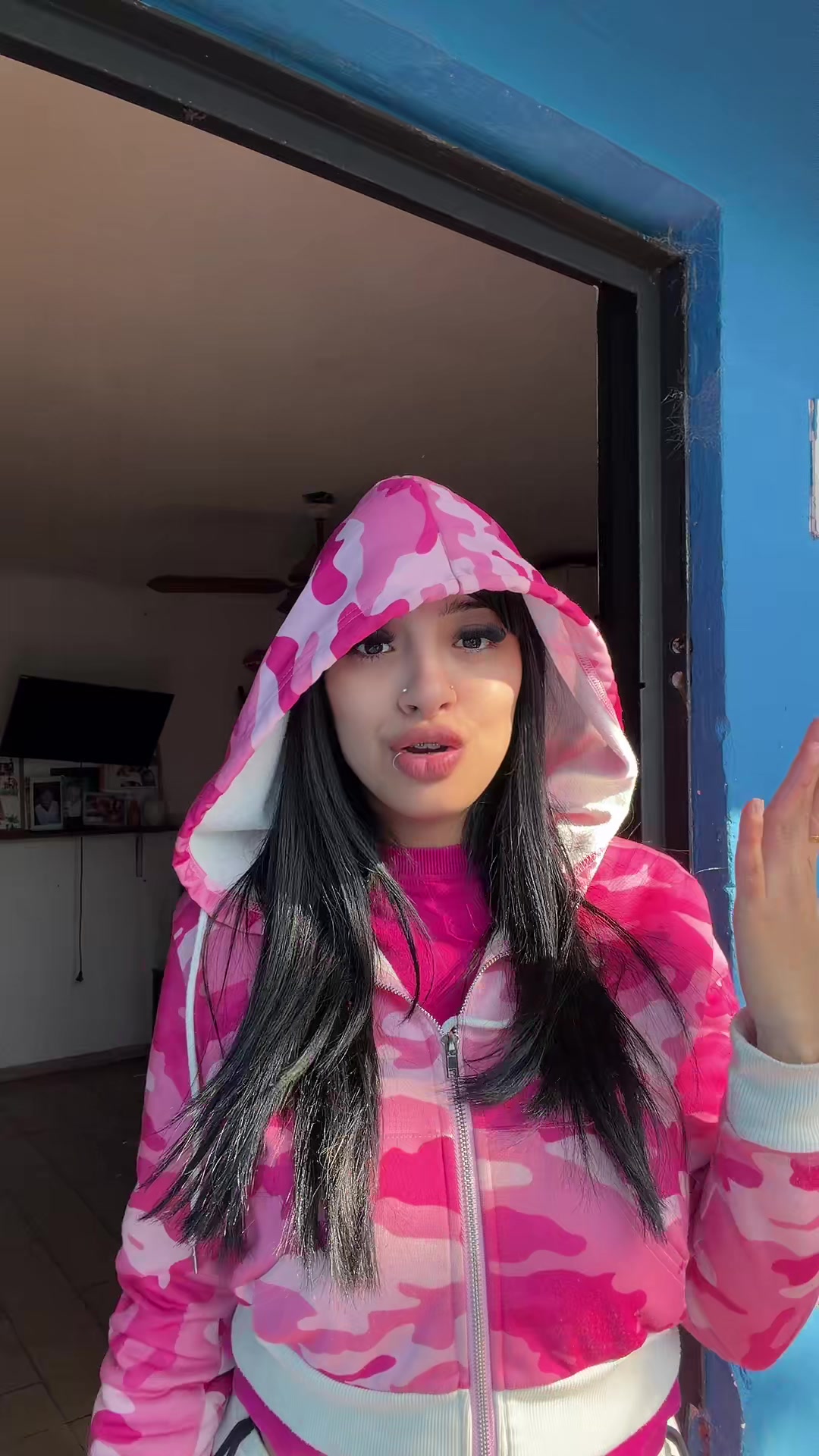 @Anaahii1