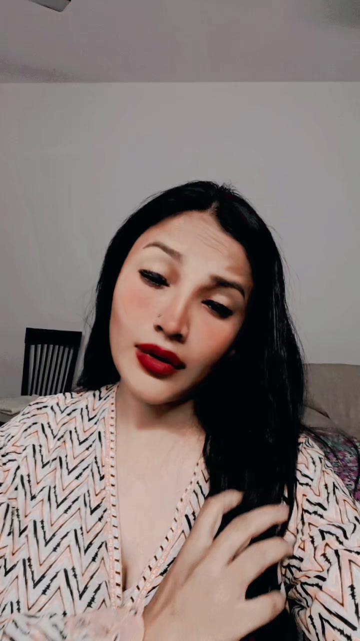 @Angel Queen 👑 is back 🤨