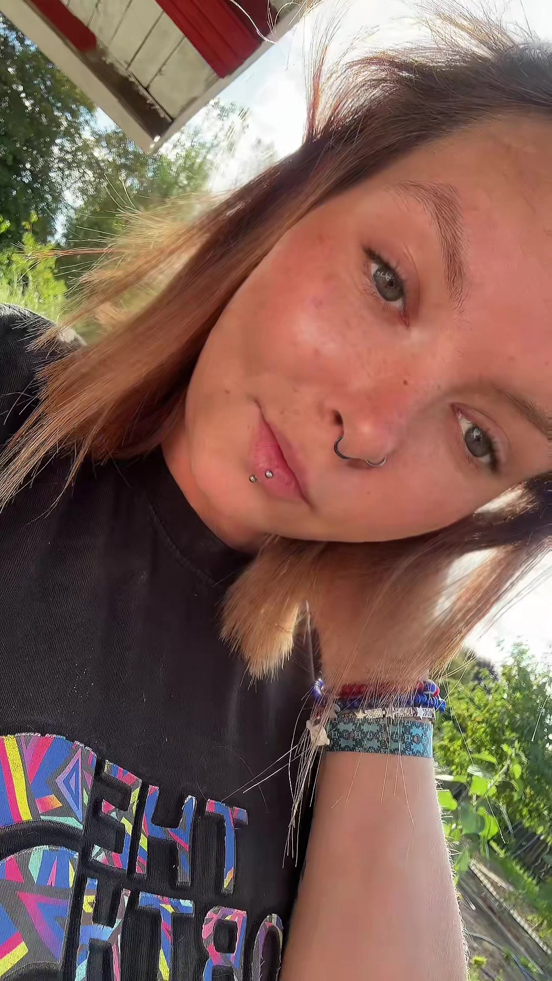 @Leksi