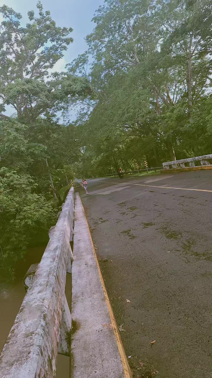 @juris .