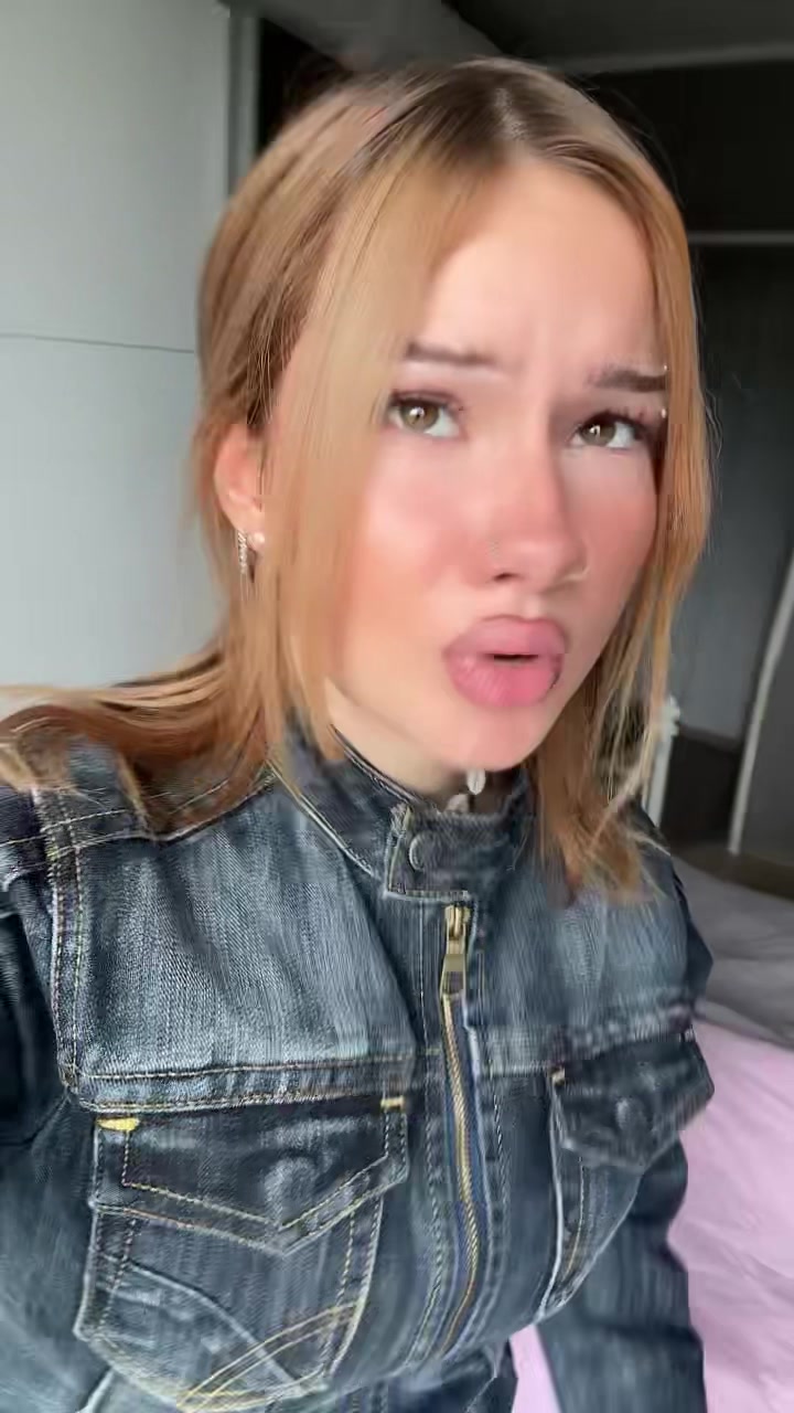 @🏃♀️➡️