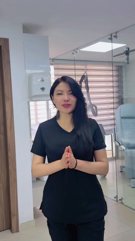 @Dra&ensp;Silvia&ensp;Lorena&ensp;FLORES&ensp;derma