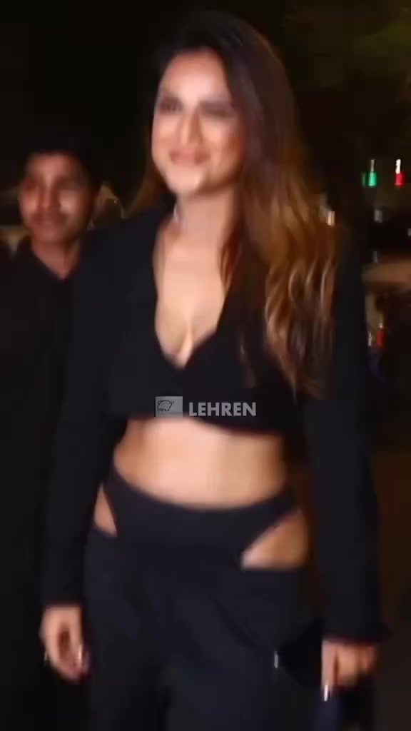 @nia Sharma