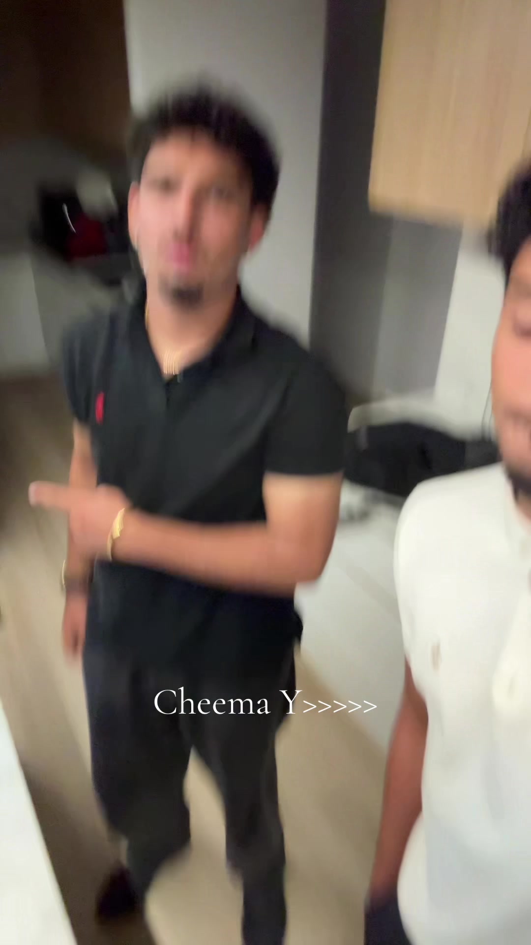 @J ☬
