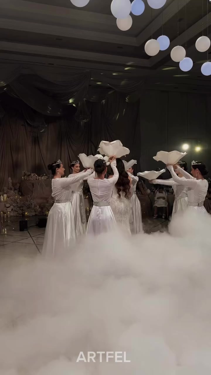 @the.dream.wedding