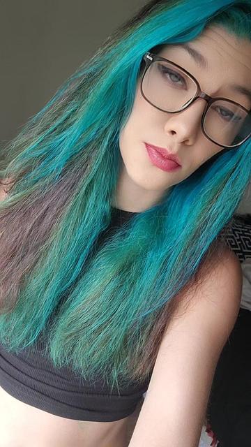 @Thegirlwiththecursemark