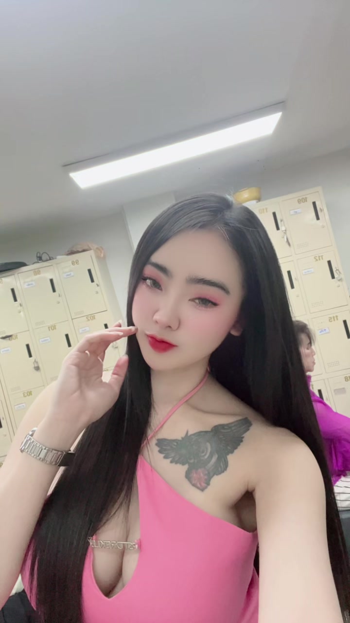 @Praewwee