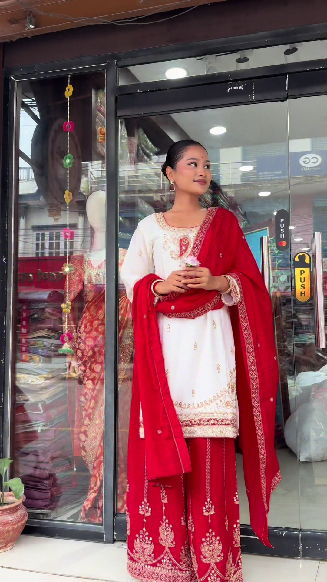 @Aaina_ethnic