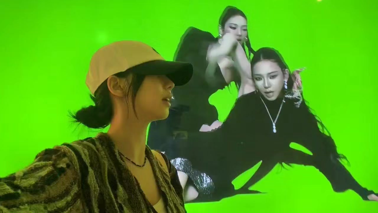 @🖤