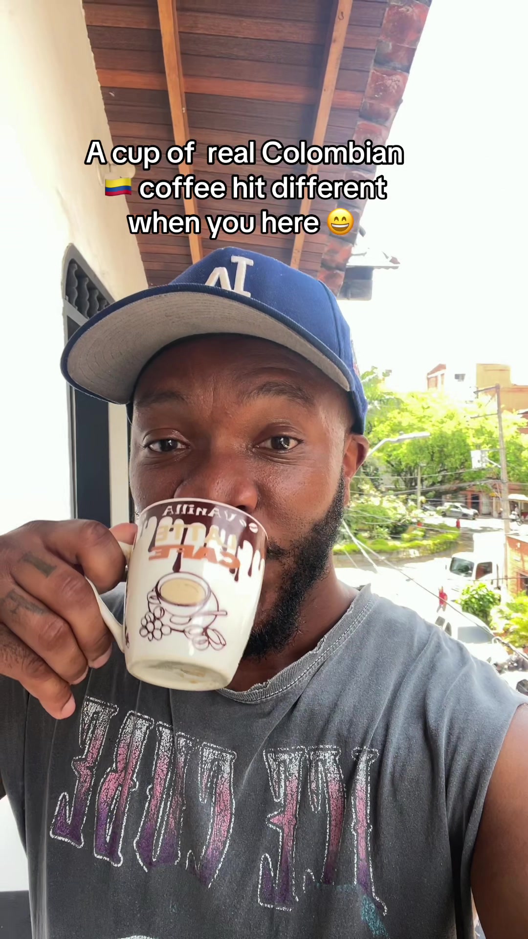 @trippinwithtrav