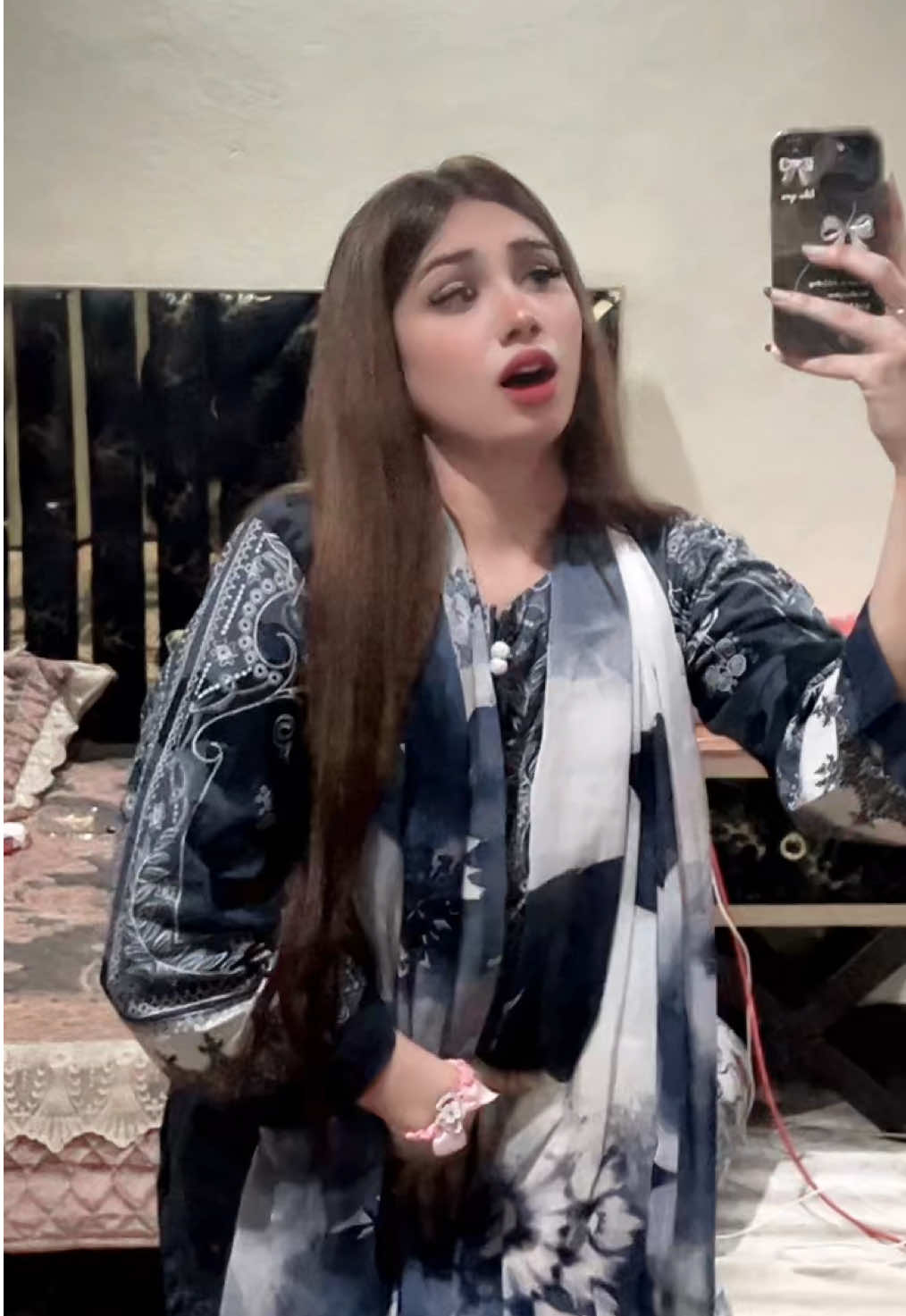 @Hoorpari ❤️🦋