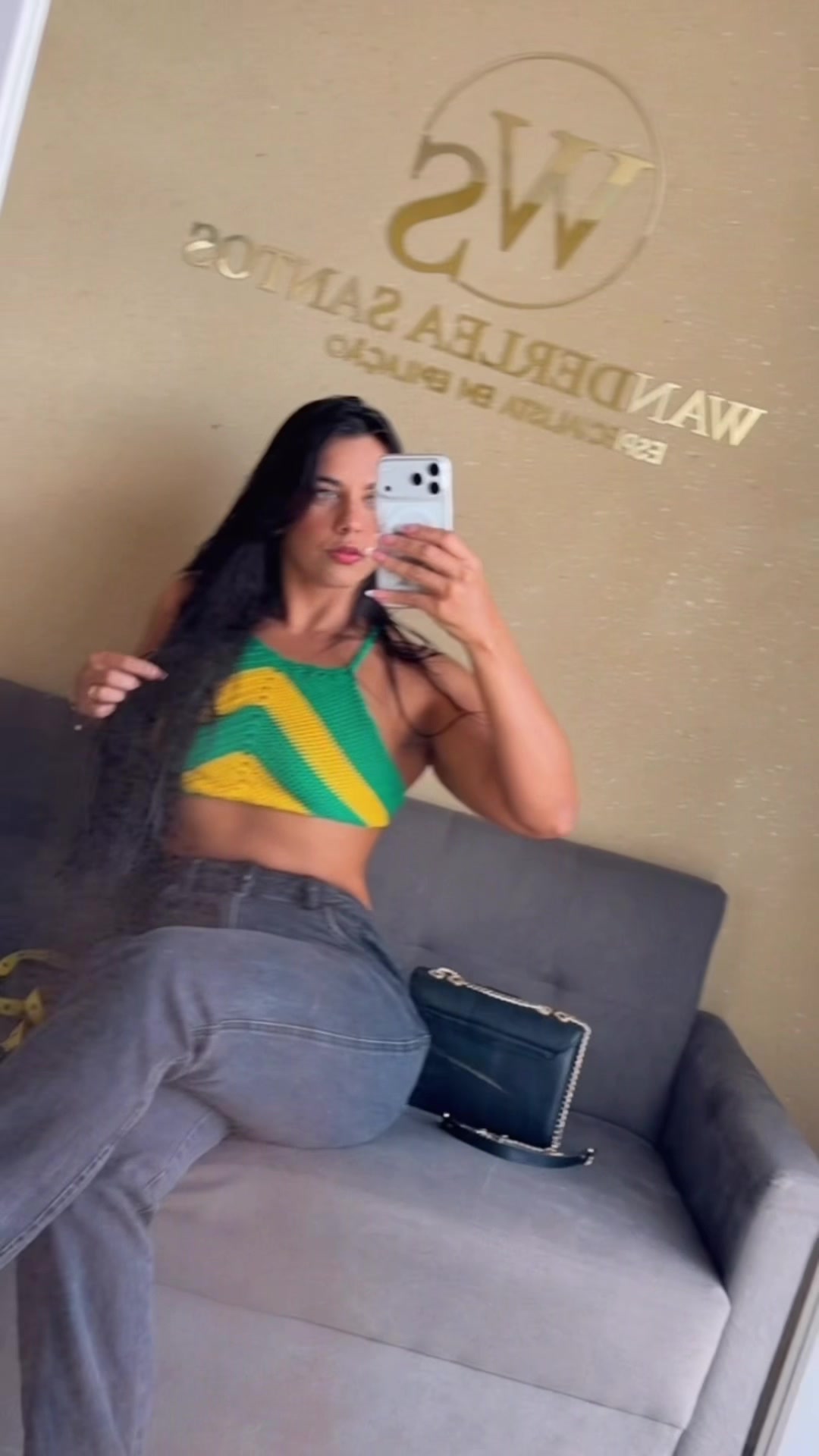 @Janaína