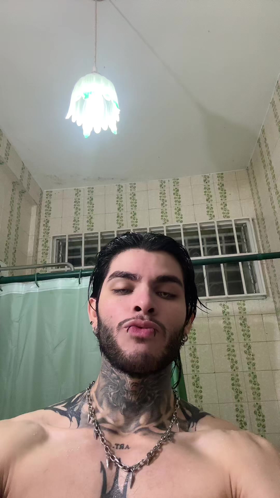 @GIO