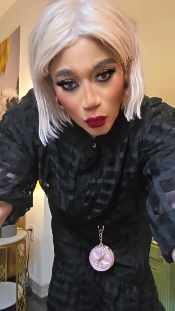 @Demi