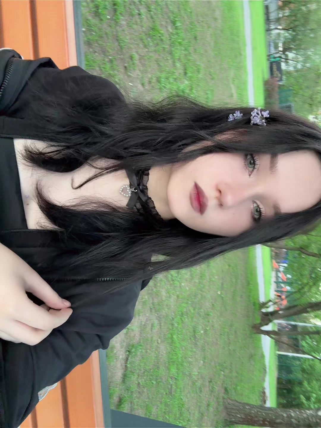 @олечка 𖣂