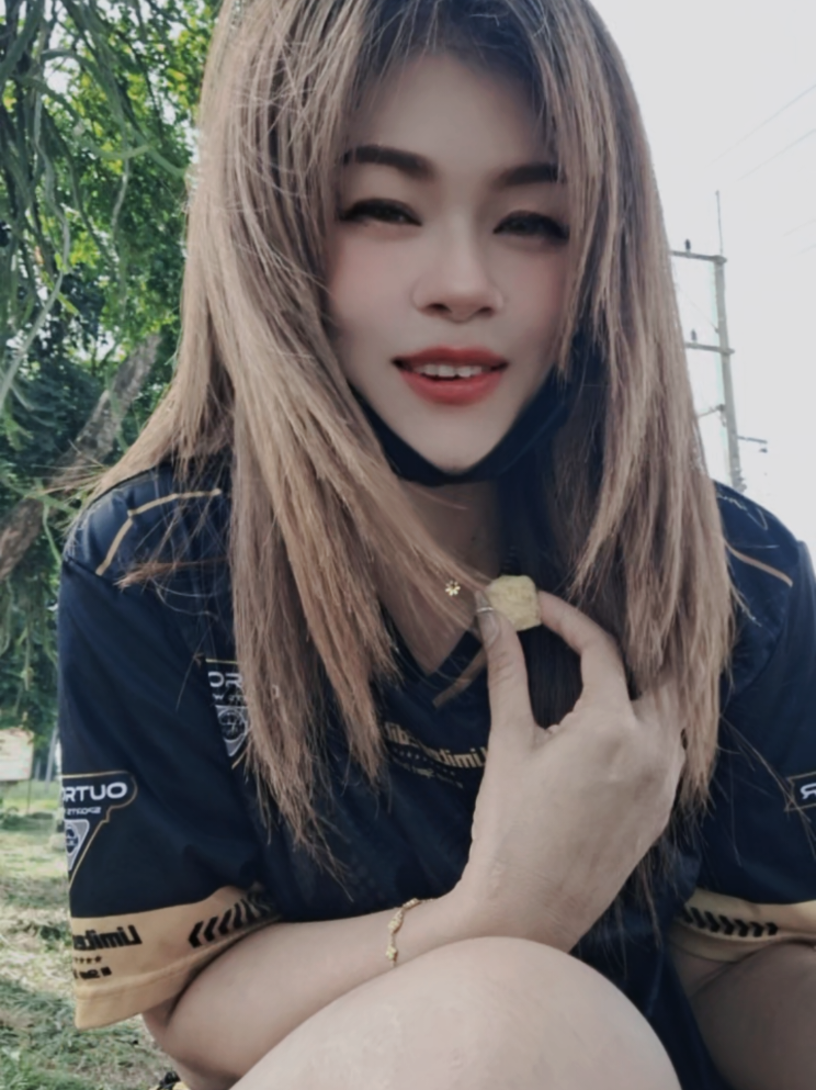 @ลูกสาวหล่า