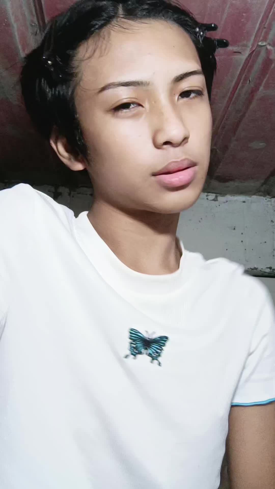 @•SHY•