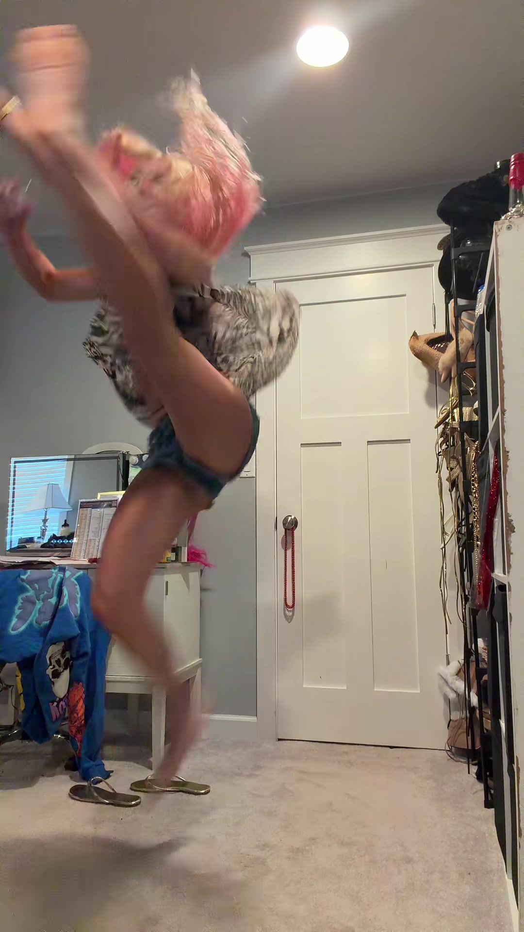@Liv