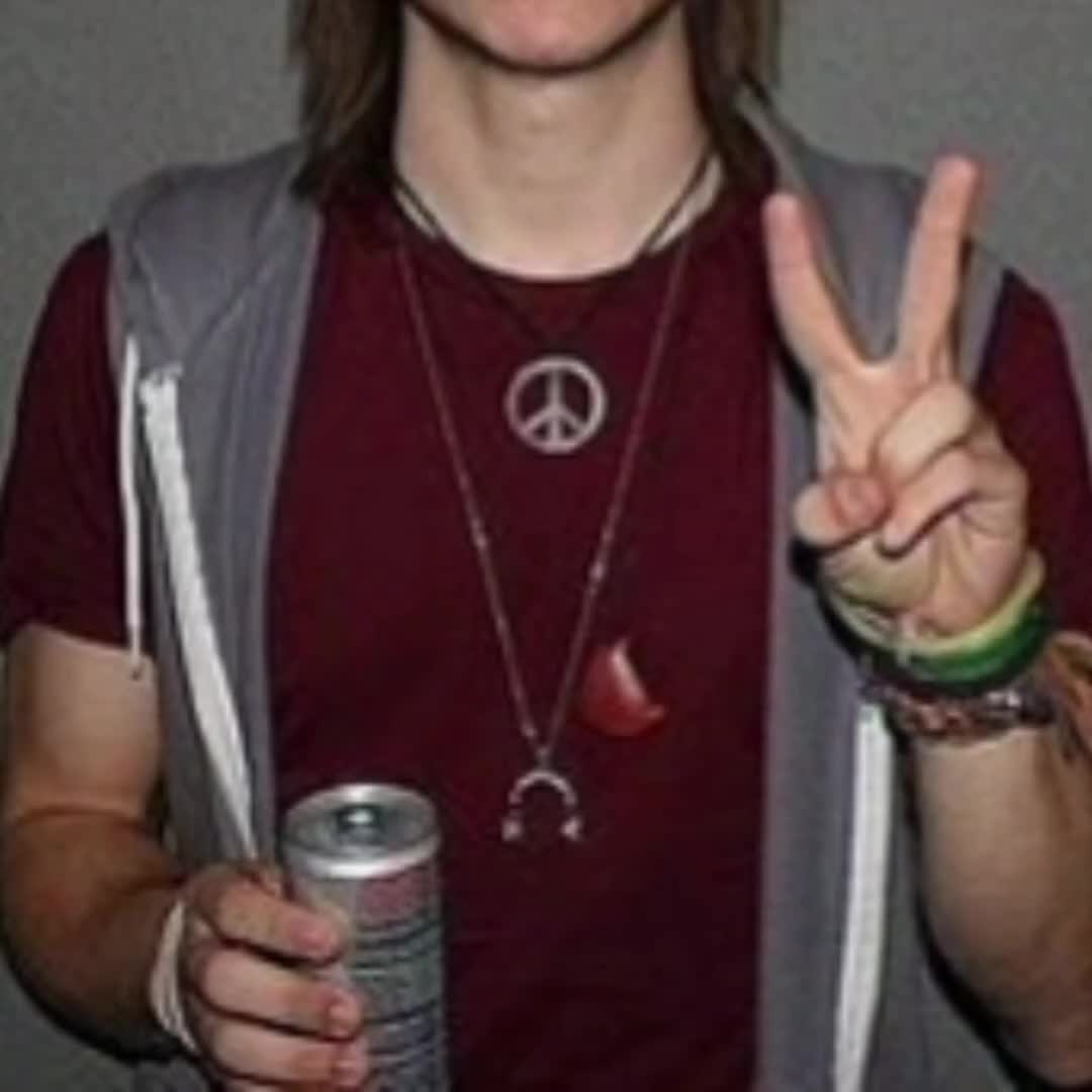 @👤