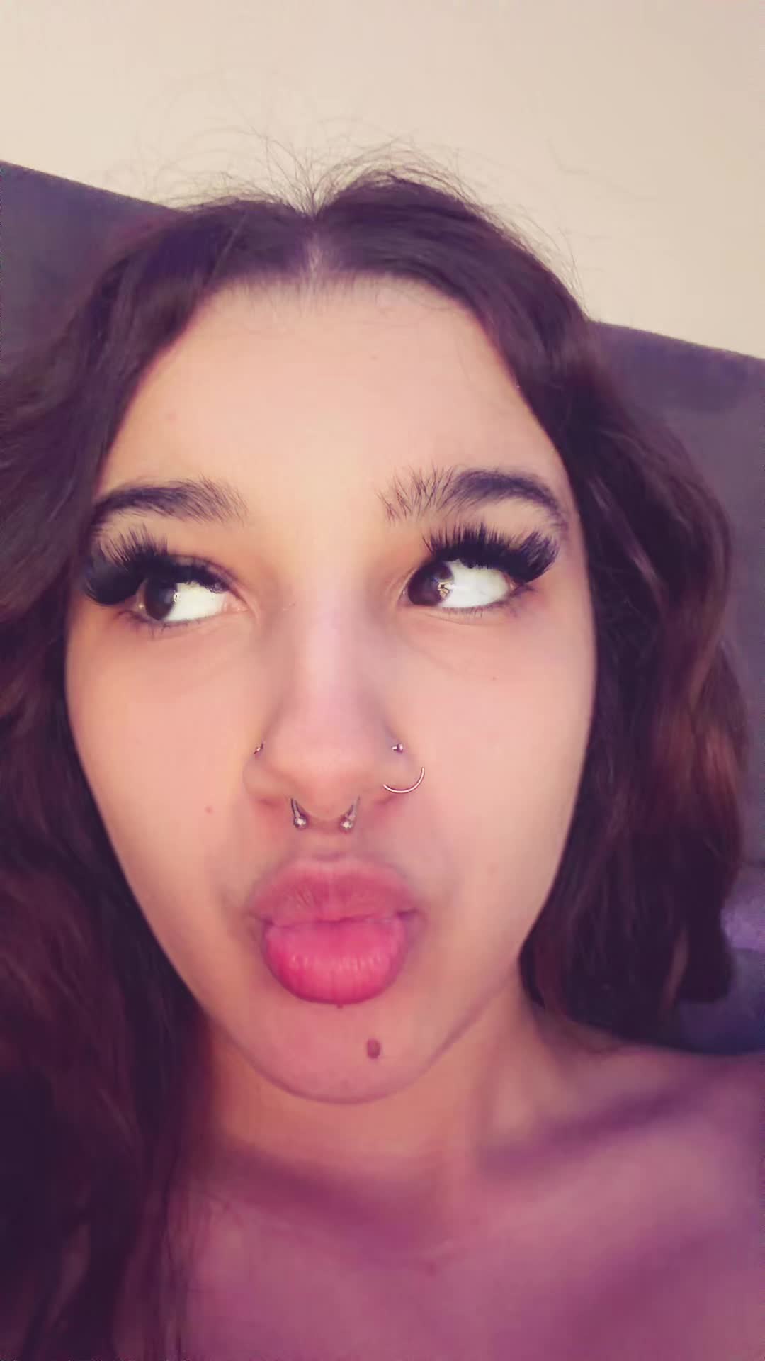 @👩🏽&zwj;❤️&zwj;💋&zwj;👨🏽