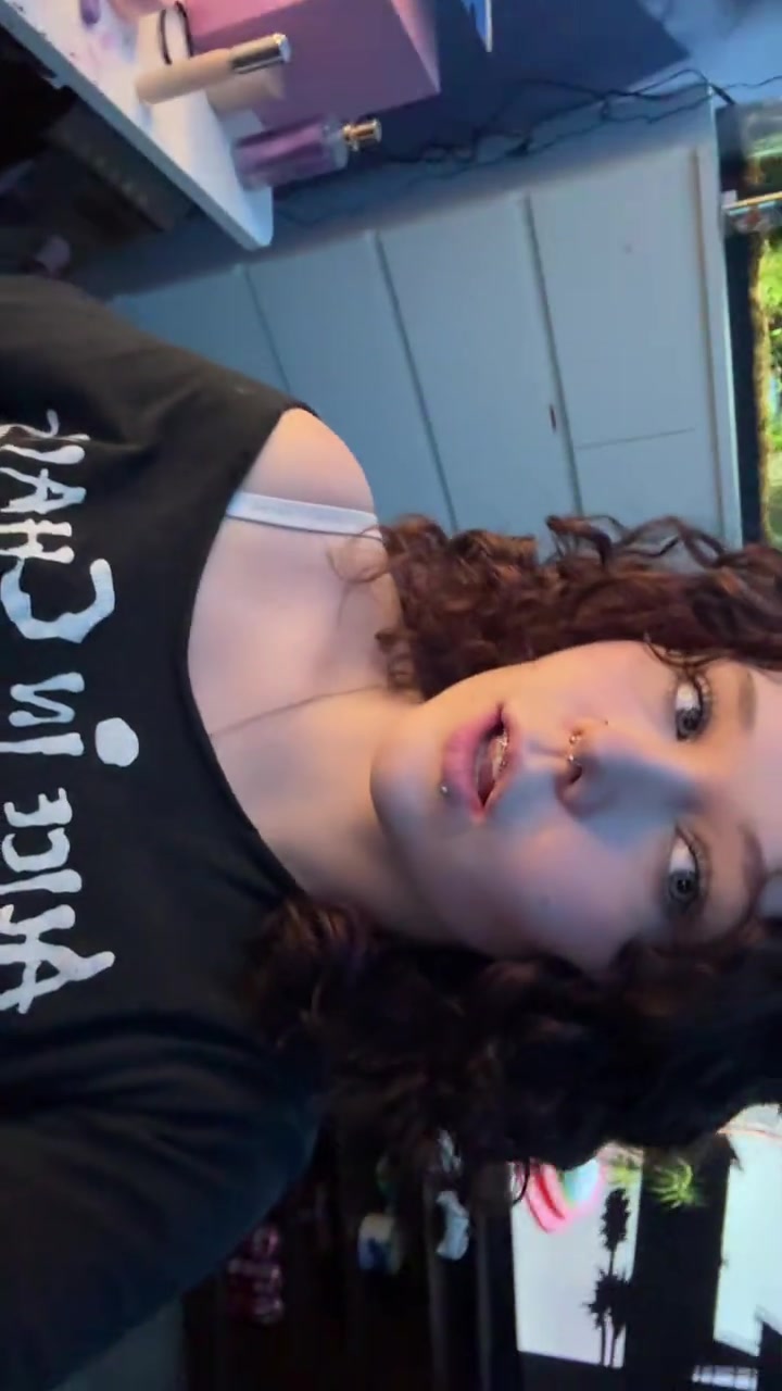@Mckaela!!🦧