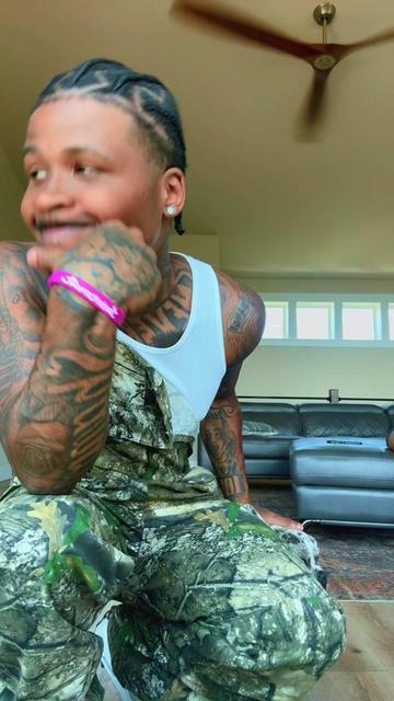 @famouscamm3