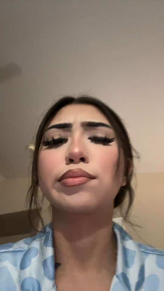 @𝑀𝒾𝒶 𝒷𝑒𝓁𝓁𝒶 𝓇𝑜𝓈𝑒