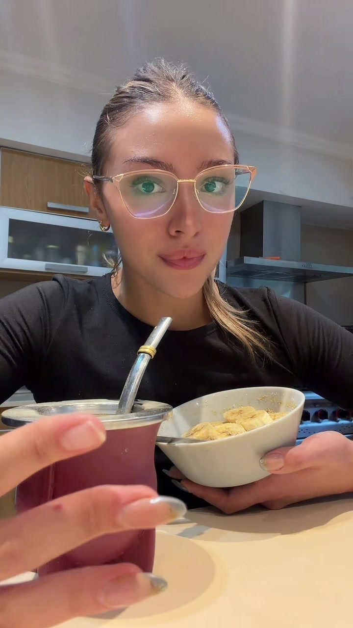 @Cande maino