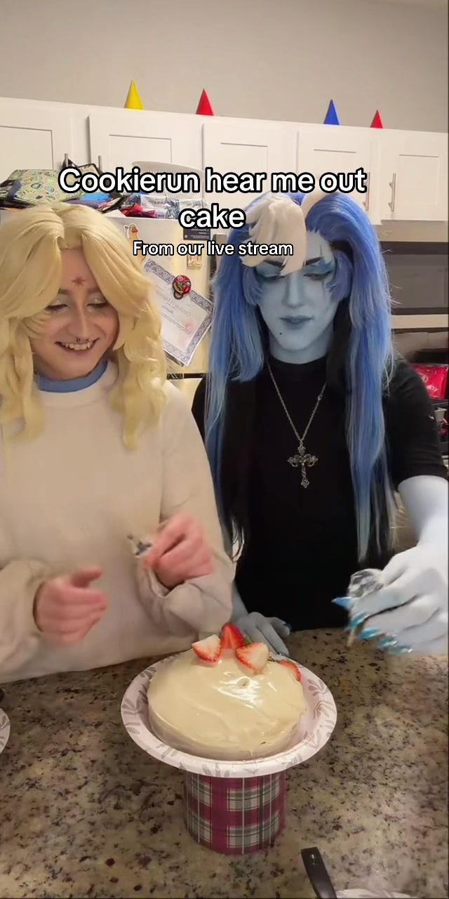 @𝕳𝖔𝖑𝖑𝖔𝖜
