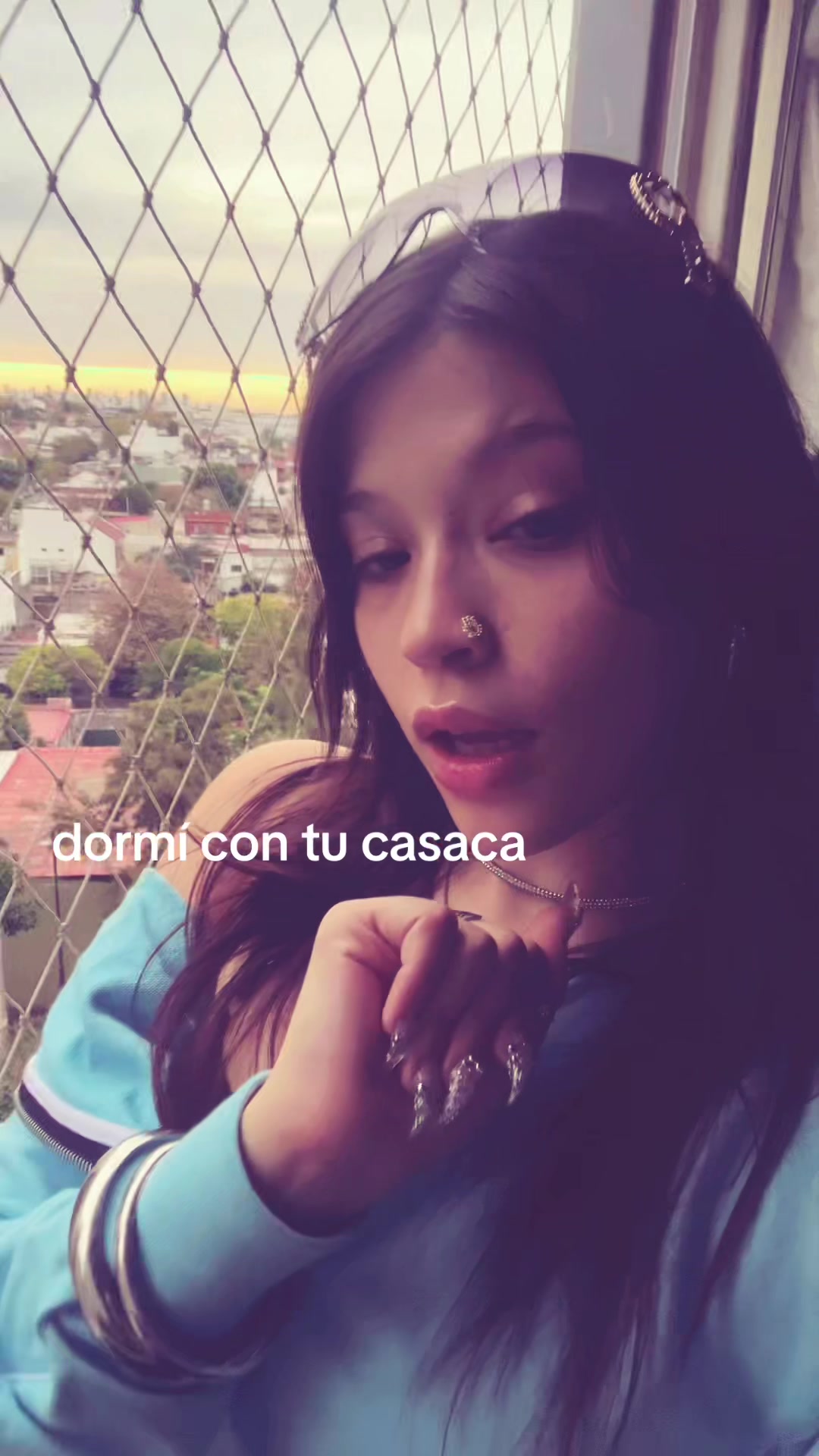 @holalola