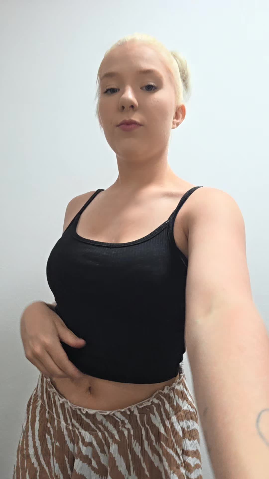 @angelina171205