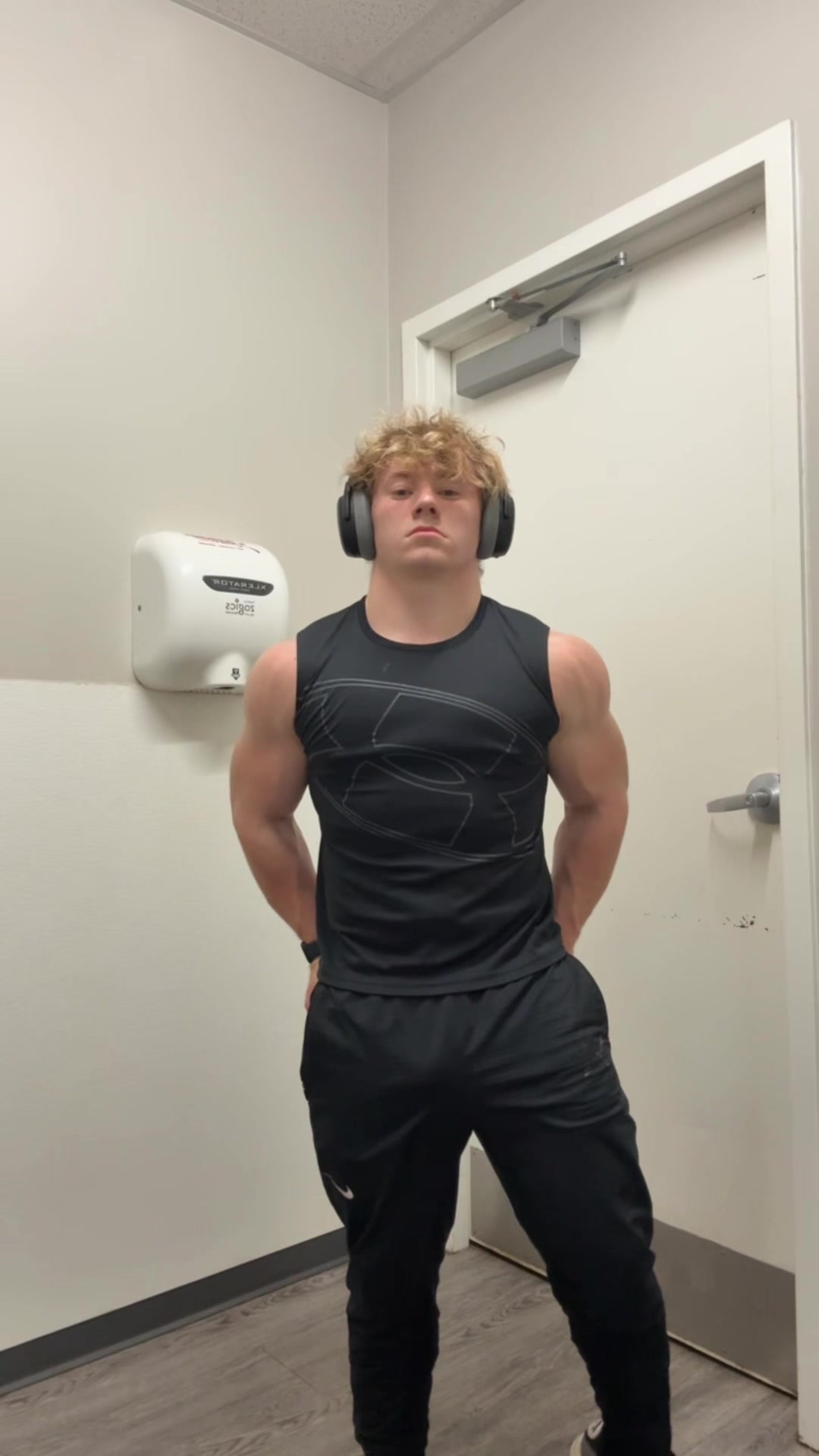 @Smallguygavin 🧬