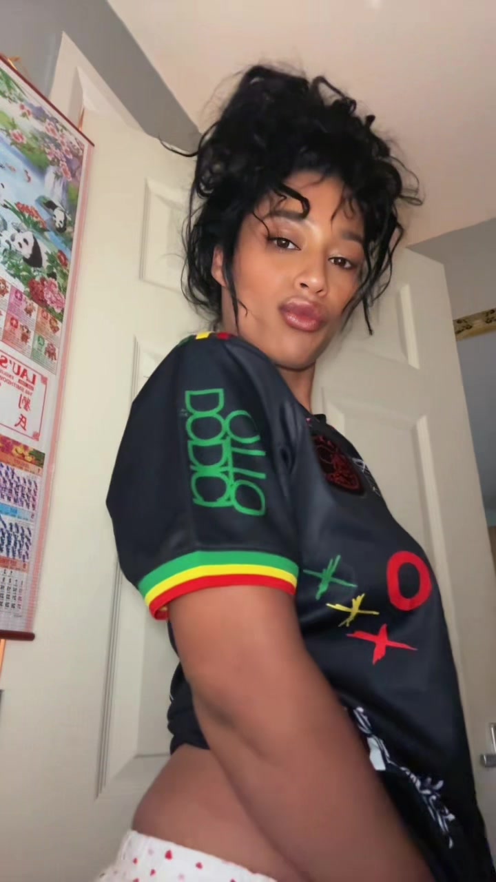 @J   ❤️👑