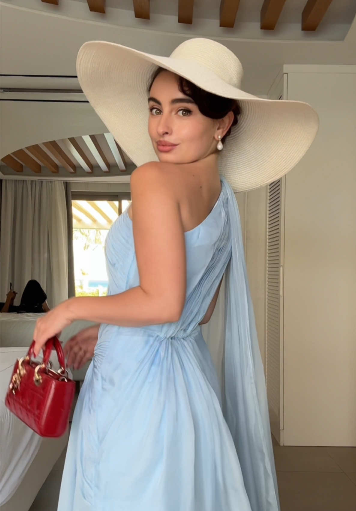 @Lira Karina