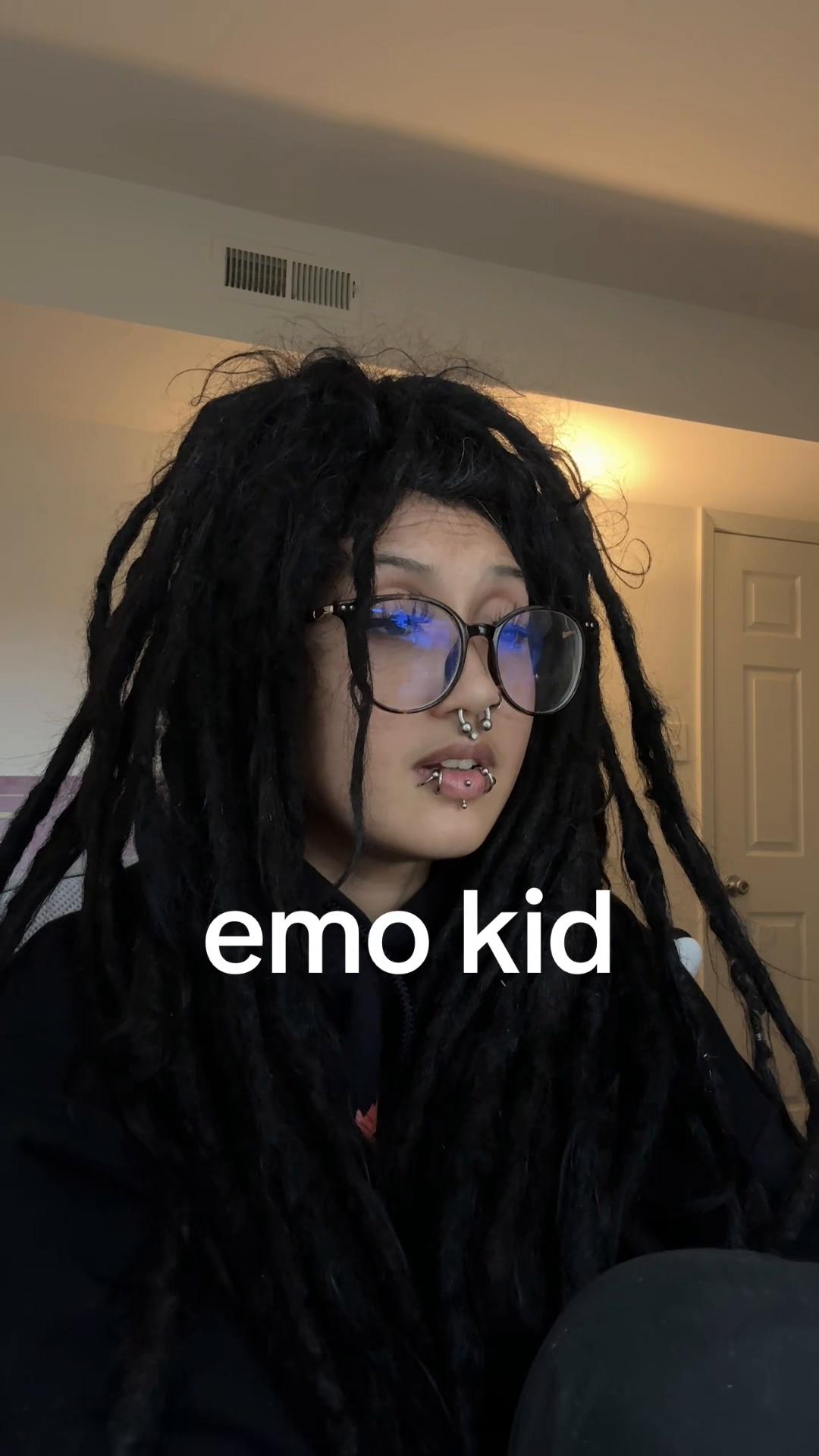 @t🕸
