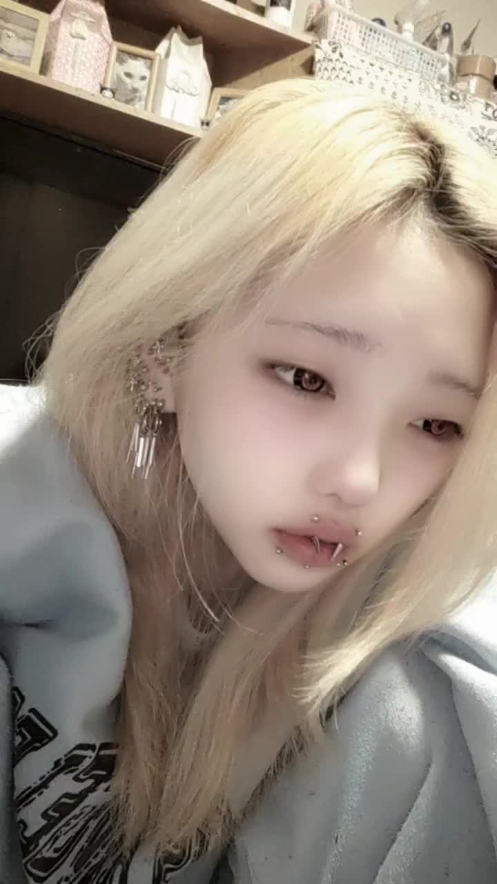 @みゅ ︎︎です . 🗑