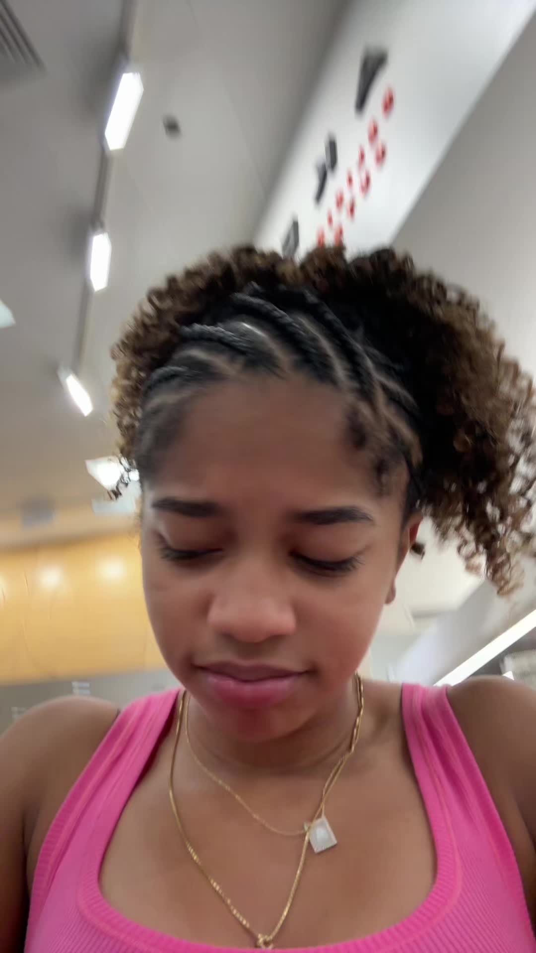 @Yanii