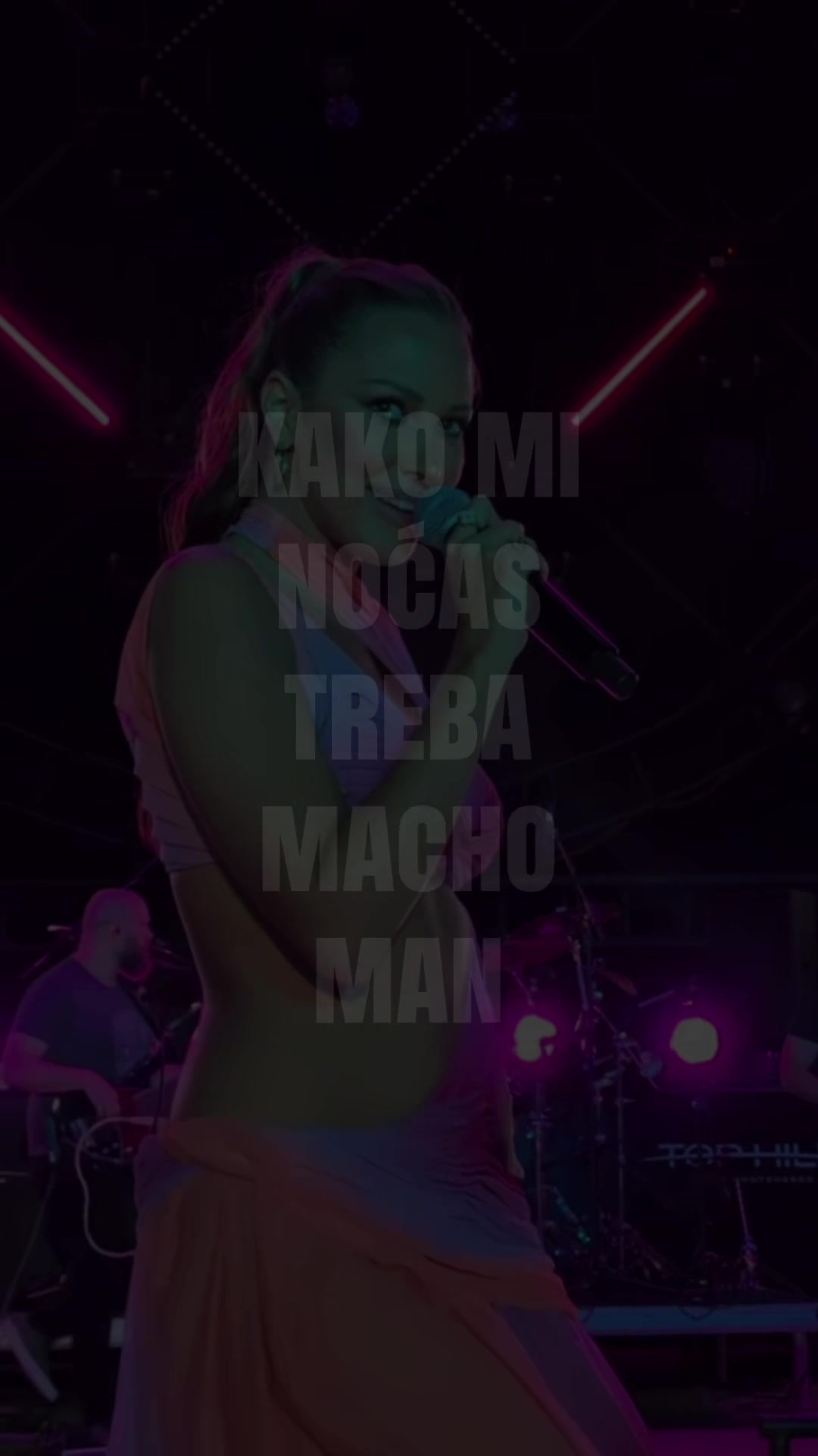 @🫦