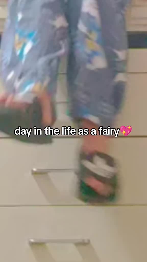 @ash⋆˚𝜗𝜚˚⋆