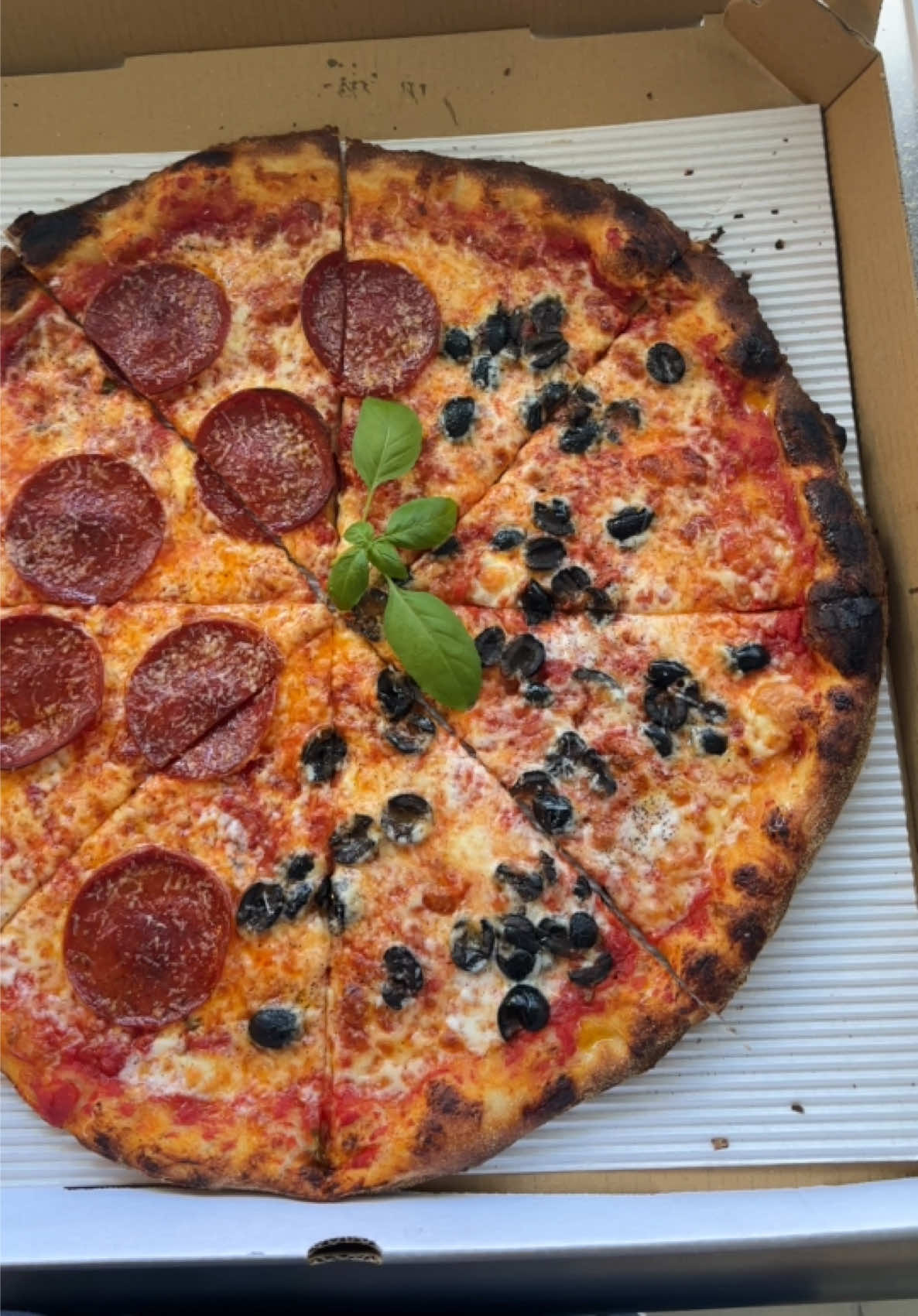 @cosentino_pizza_co_auburn