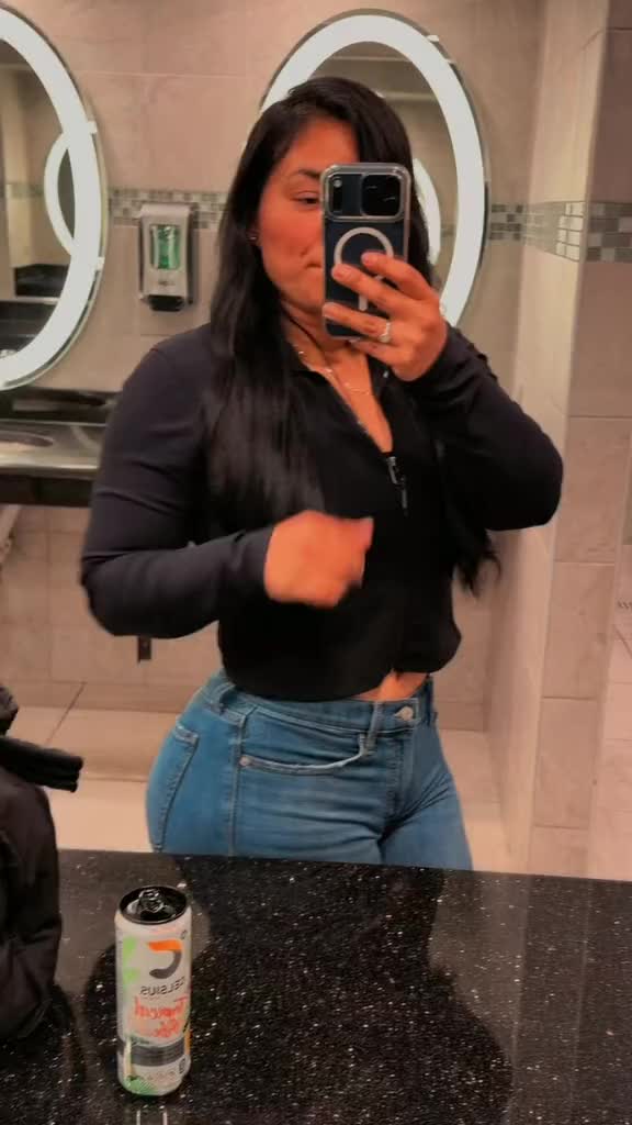 @Adriana Lucero 🌷