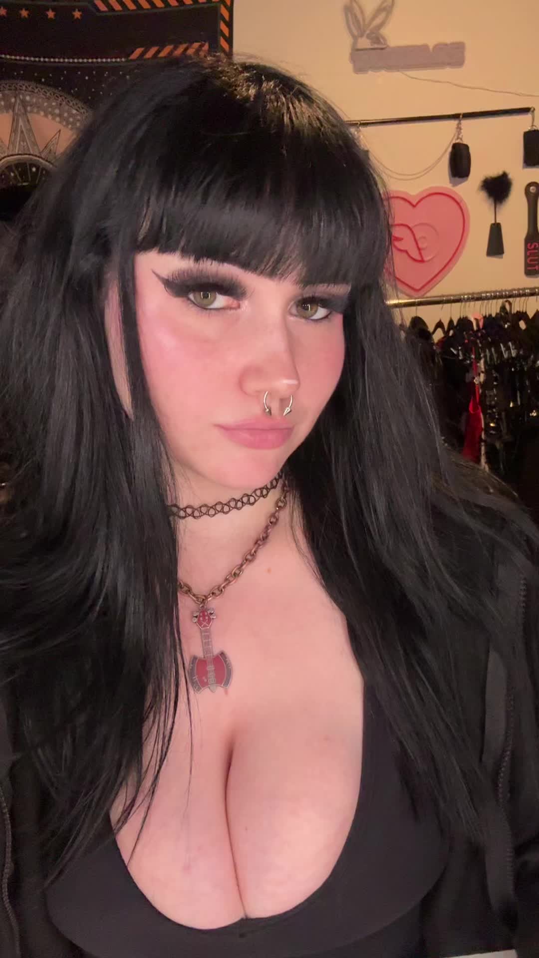 @BurgundyBitez♡