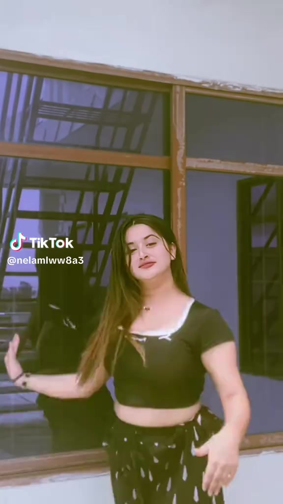 @Yasmeen hujra 👑🥰
