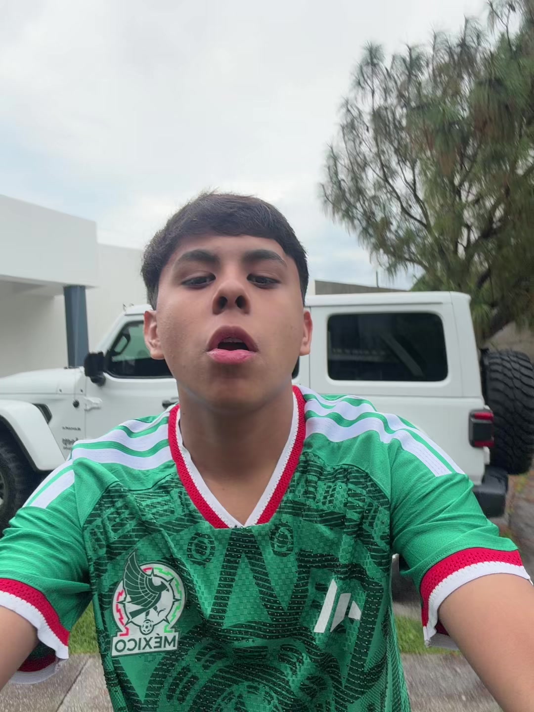 @charlyychivas10