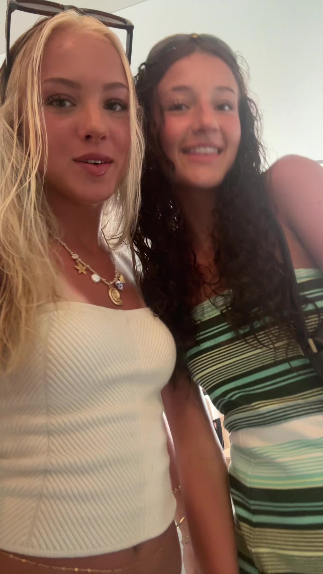 @🙎&zwj;♀️🙍&zwj;♀️😊