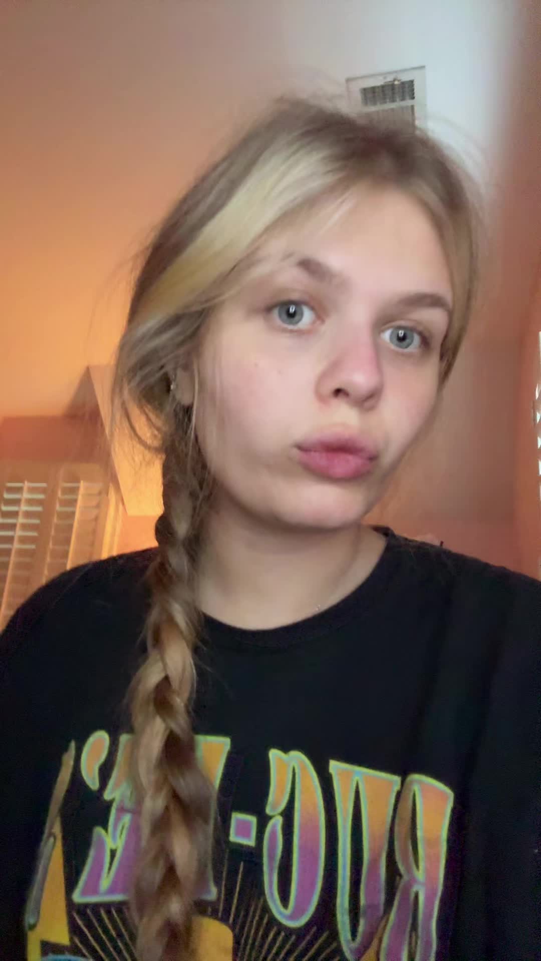@temarosee_