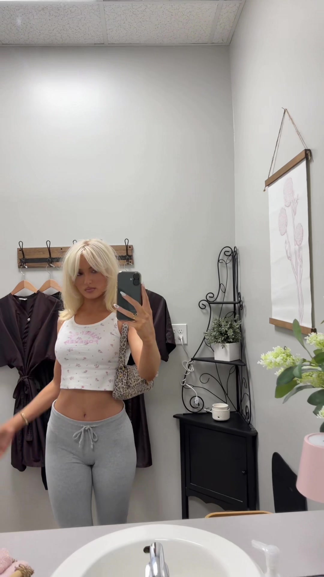 @AVA ISABELLA