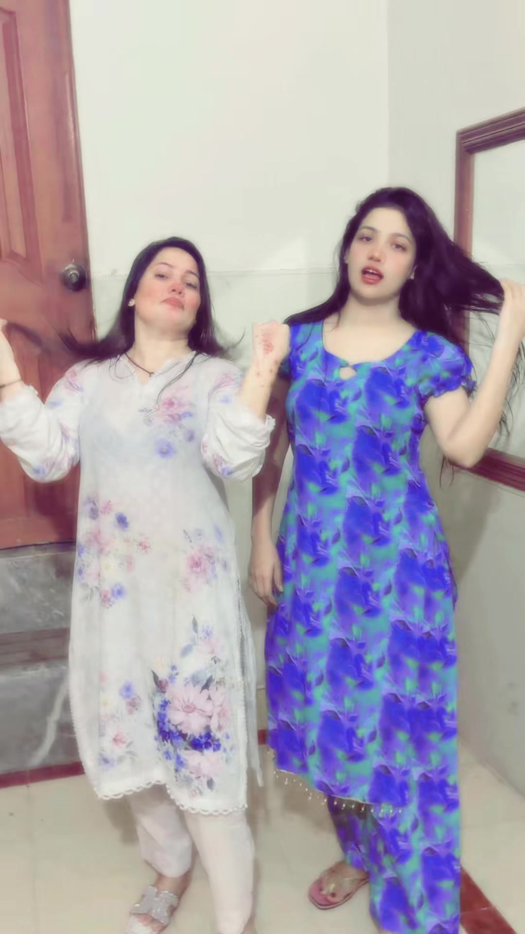 @Sania Khan Actress