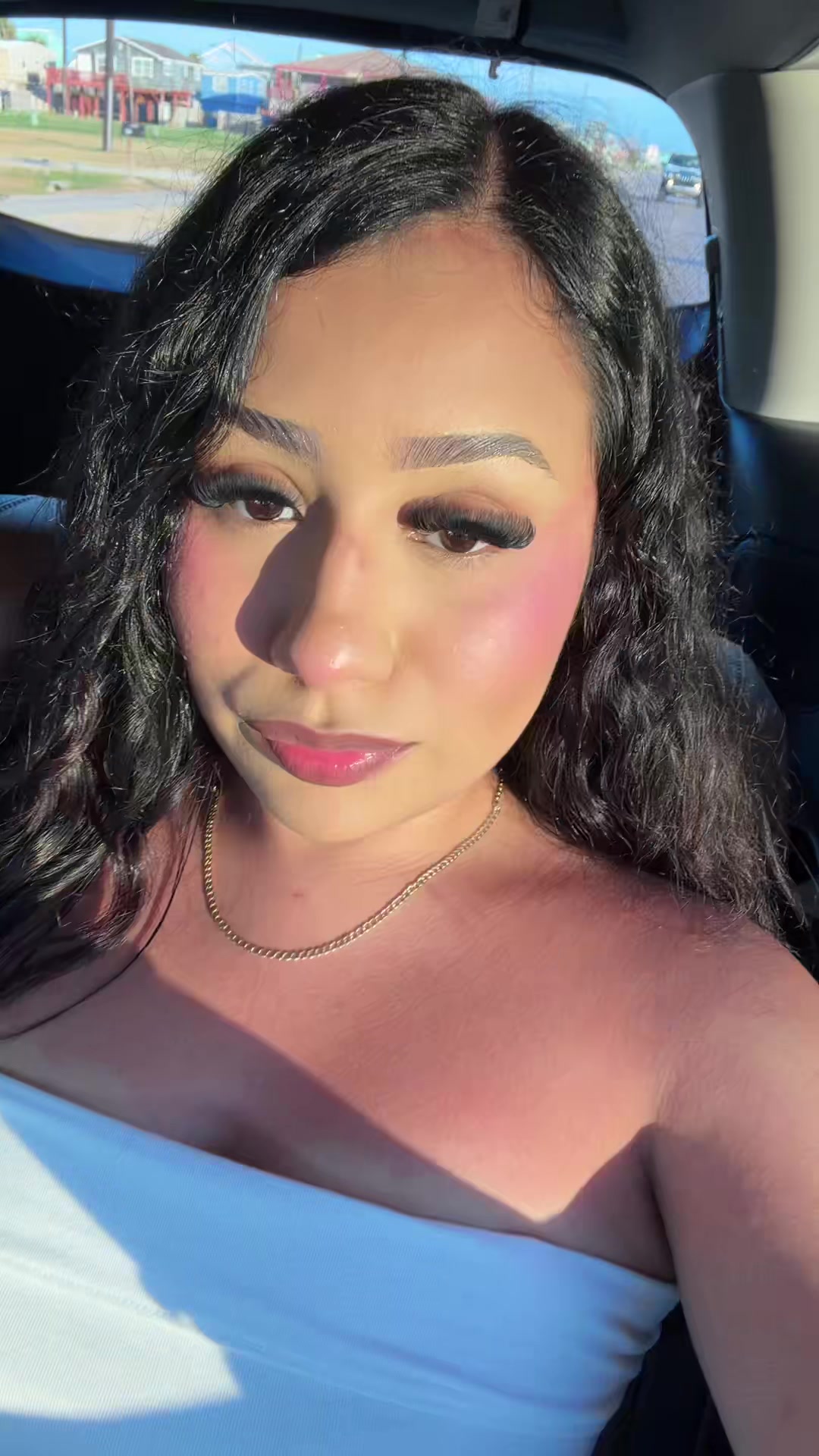 @Bella