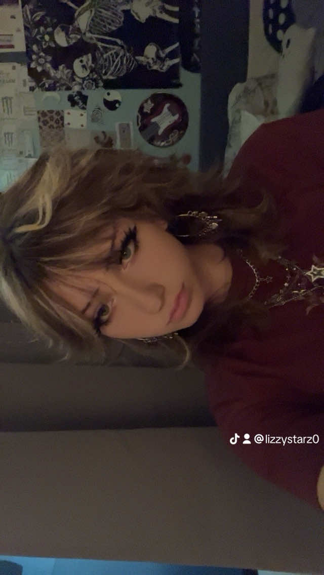 @lizzystarz